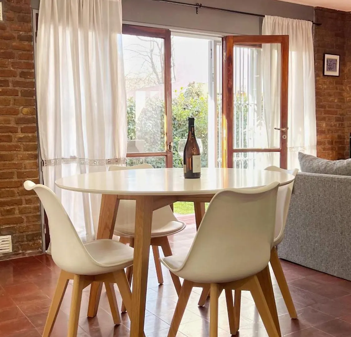 Duplex Mendoza Con Chochera Techada Holiday home